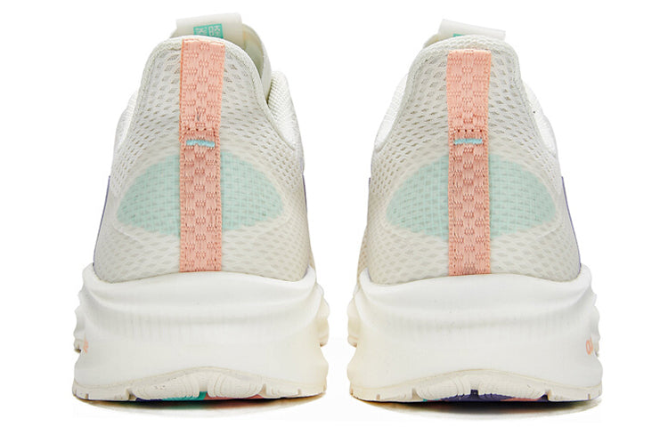 (WMNS) 361 Degrees x QU!K Lite Rain-Away Lightweight Running Shoes 'White' 582012216-4
