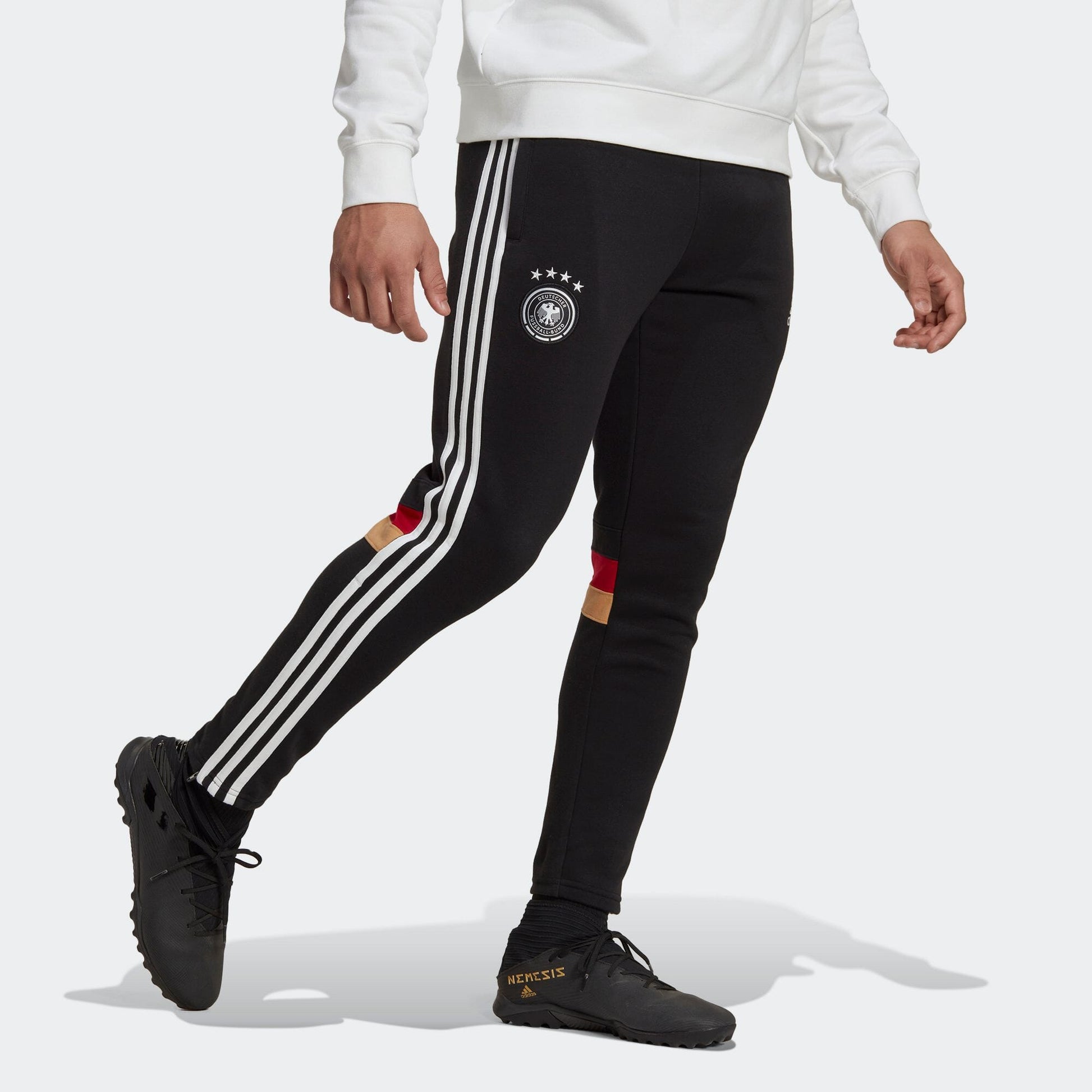 adidas Logo HU1362