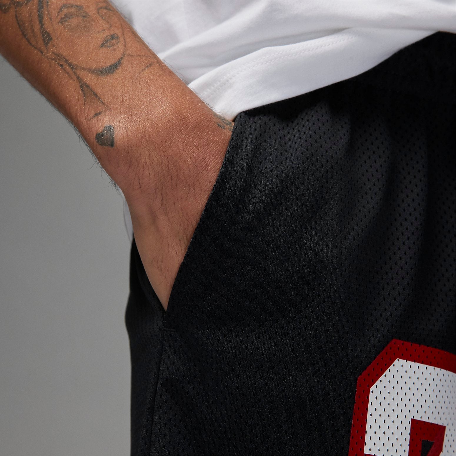 Air Jordan Essentials Graphic Mesh Shorts 'Black' DX9671-010