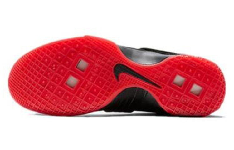 Nike Zoom LeBron Solider 10 'Un-Cleated' 844378-060