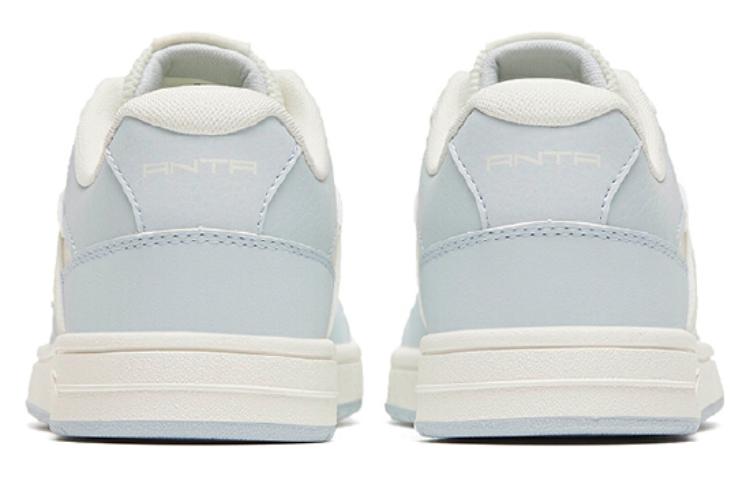 (WMNS) ANTA Street Low 'Blue White' 122258068-3