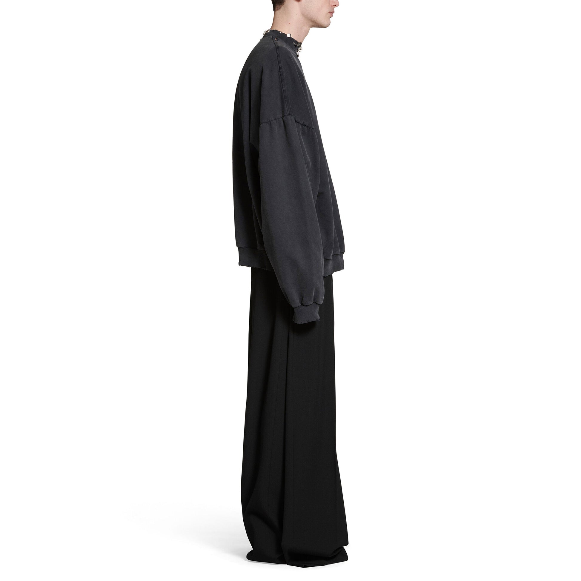 Balenciaga Pierced Round Sweatshirt Oversized 'Black Faded' 762718TPVD91055