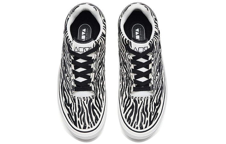 (WMNS) ANTA MD Skate Shoes 'Black White' 122238013-3