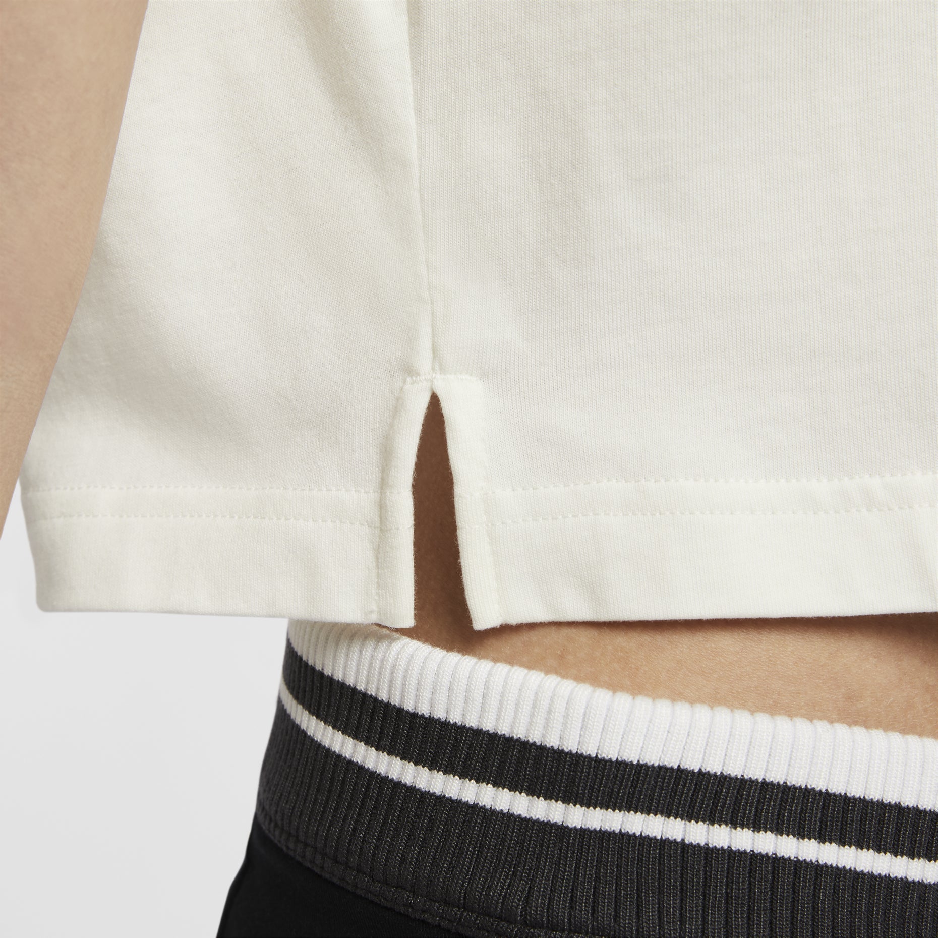 (WMNS) Nike Graphic Polo Shirt 'White Red' HQ1199-133