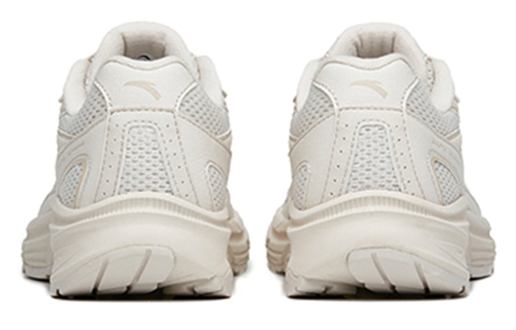 (WMNS) ANTA AT953 Vintage Training Shoes 'Cream White' 922245595-4
