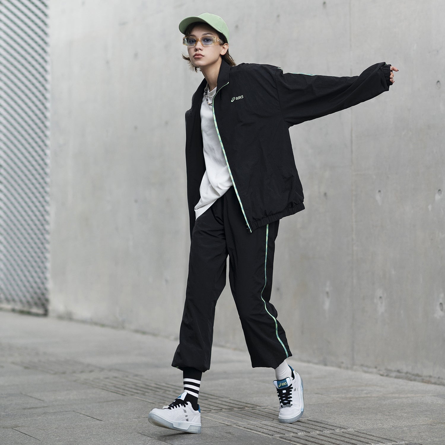 ASICS x Rick and Morty Crossover Contrasting Colors Line Sports Stand Collar Jacket Black 2201A207-001