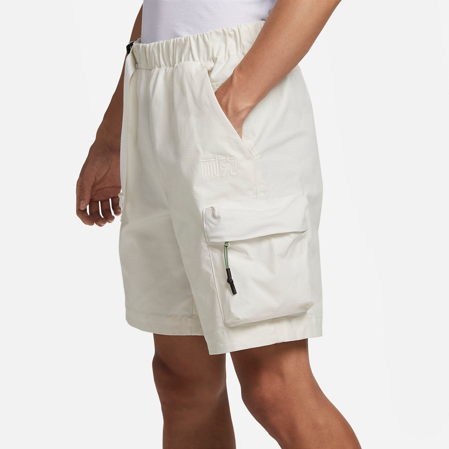 Nike ACG Snowgrass Cargo Shorts 'White' FN0464-118