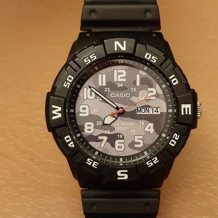 CASIO Waterproof Quartz Sports Mens Black Analog MRW-220HCM-1B