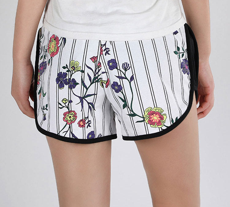 (WMNS) PUMA Casual Sports Lacing Flowers Knit Shorts White 597467-02