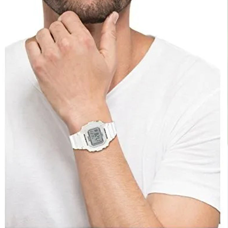 CASIO Sports Illuminator Unisex Mens White Digital F-108WHC-7BCF