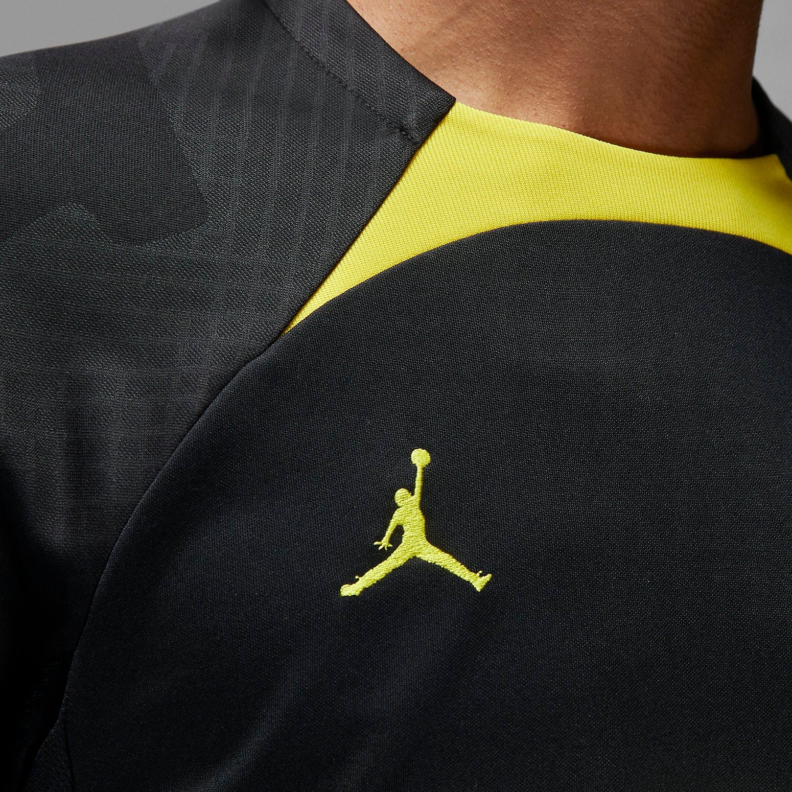 Air Jordan x Paris Saint-Germain Strike Dri-FIT Knit Soccer Top 'Black' DR4590-011