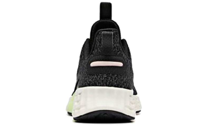 (WMNS) ANTA Flash Training Low 'Black White' 12927788-1