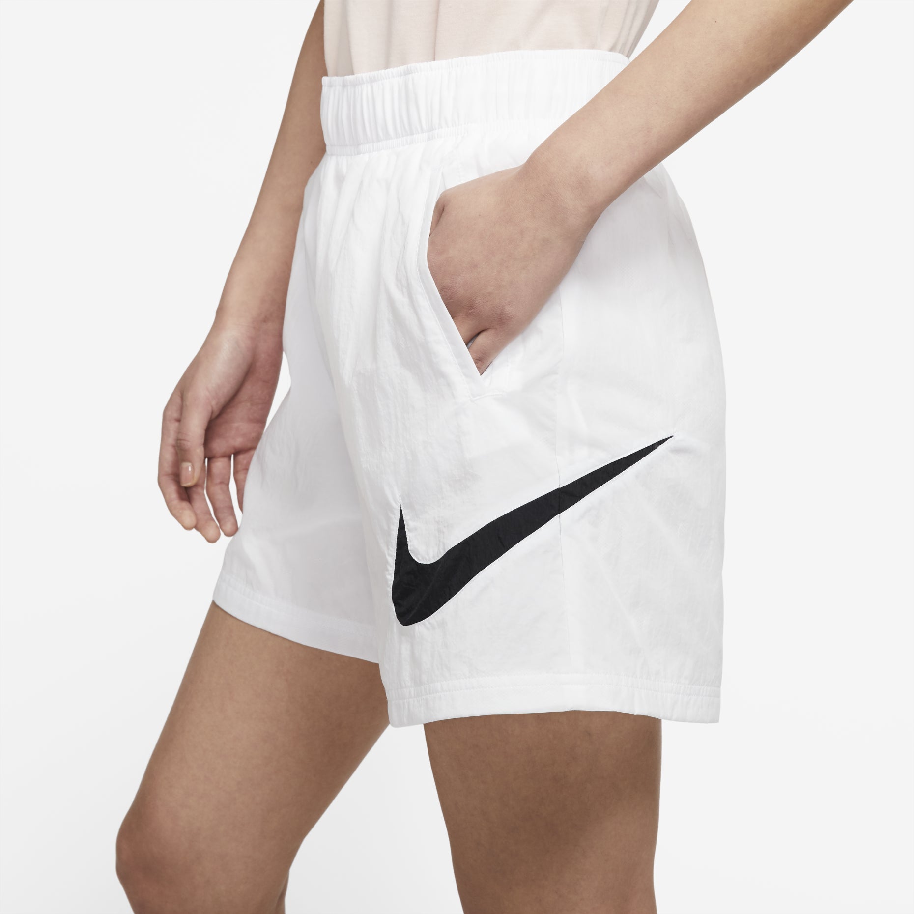 (WMNS) Nike Sportswear Essential High-Rise Woven Shorts 'White Black' DM6740-100