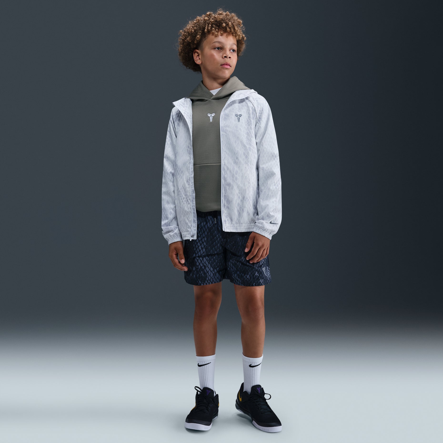 (GS) Nike Kobe Lightweight Woven Basketball Jacket 'White Reflective Silver' IB7083-100