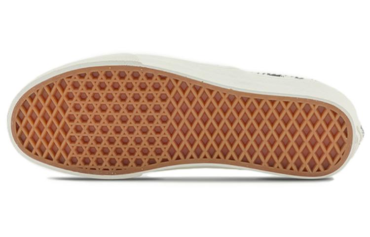 Vans Classics Slip-On Vr3 'Beige' VN0007NCKIG