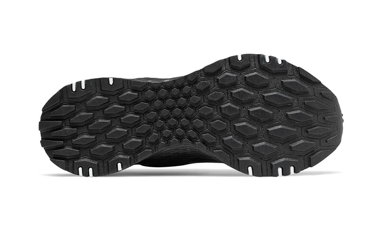 New Balance Roav Trail Black / White GETROLK