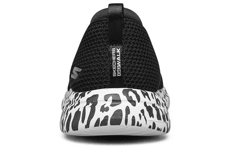 (WMNS) Skechers Go Walk 5 Loafers Black/White 124205-BKW