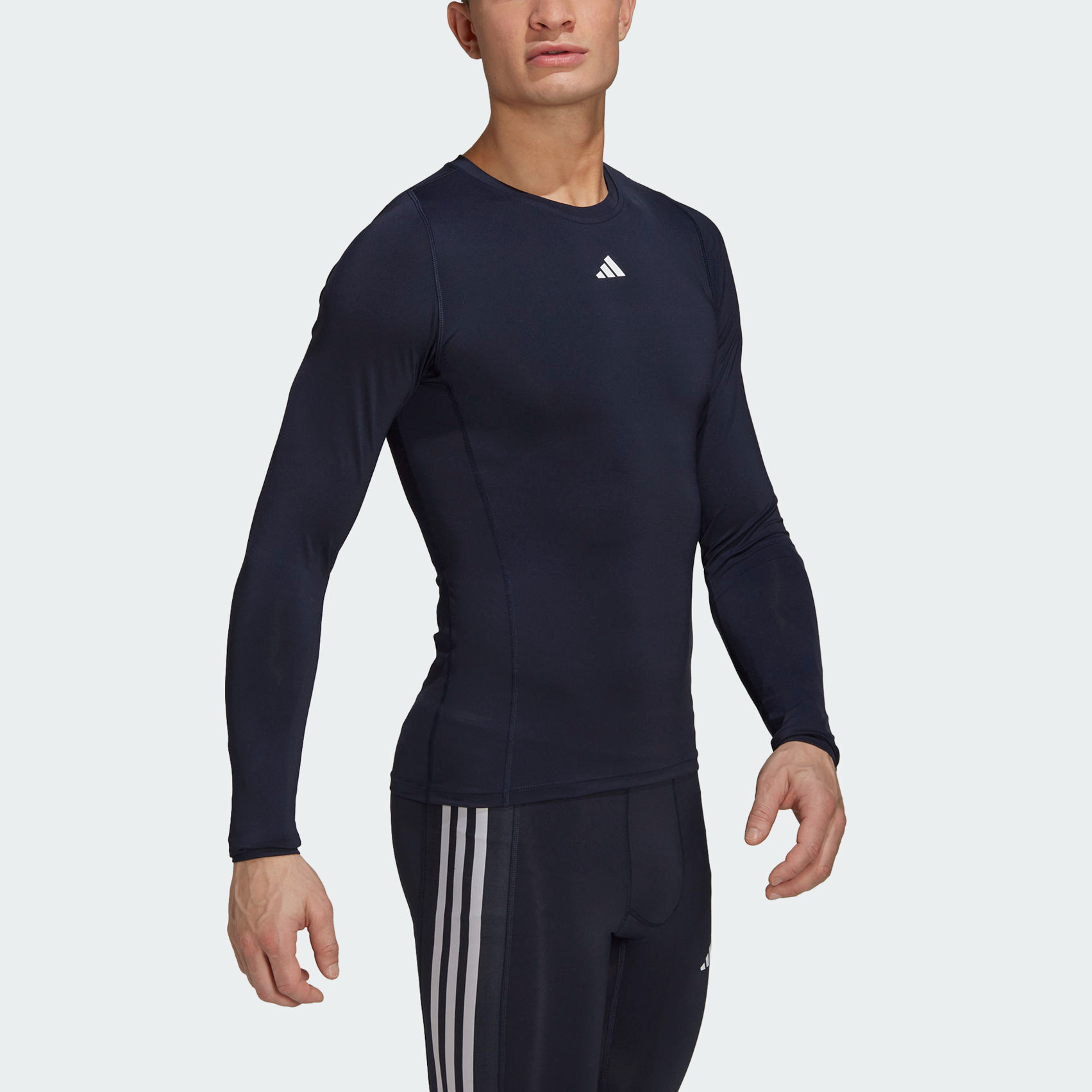 adidas Techfit LogoT HK2330