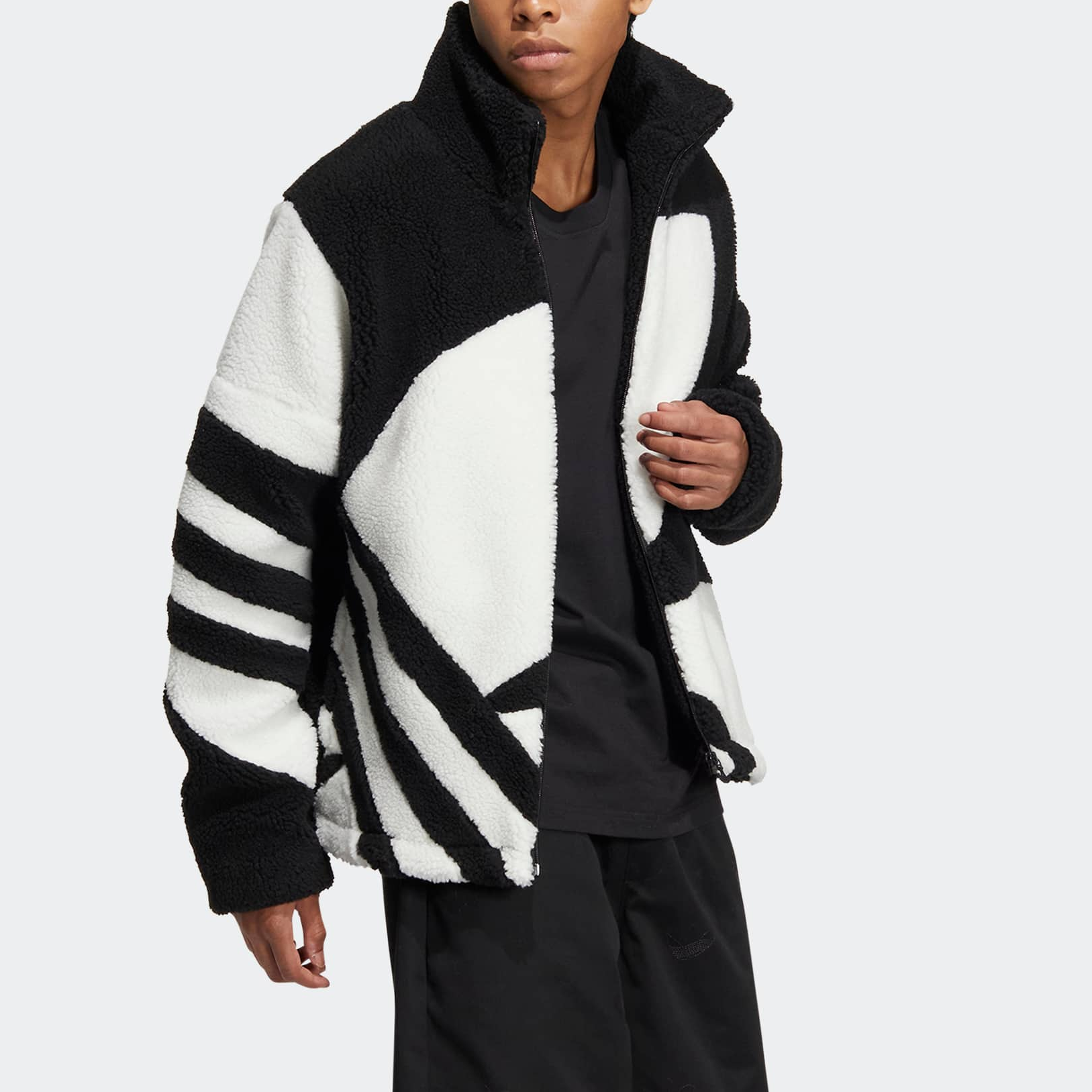 adidas originals FW22 Sherpa Jacket TR HR3486