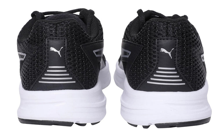 PUMA Essential Runner Black Low Tops 189961-06