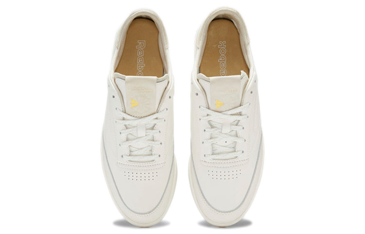 Reebok Unisex Club C Clean Sneakers Ivory GW5114