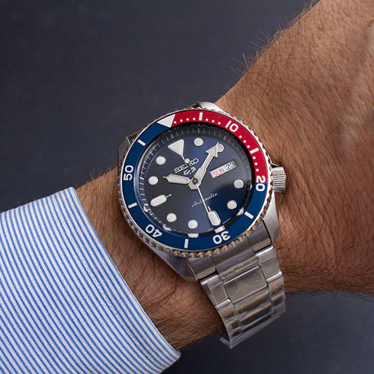 Men's SEIKO No. 5 Sports Mechanical Watch Red Blue SRPD53K1