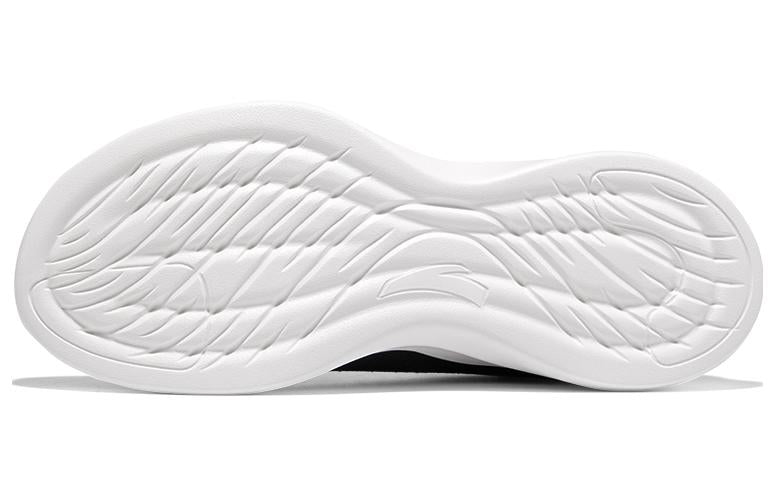 (WMNS) ANTA Running Series Sneakers Hydrogen 'Black White' 922335502-2
