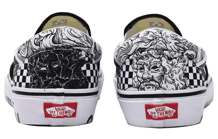 Vans Unisex Slip-On Sneakers Black/White VN0A4BV3017