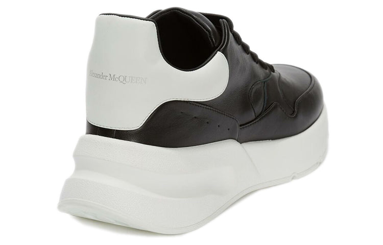 Alexander McQueen Oversized Runner 'Black White' 575425WHRU31070
