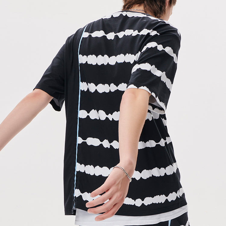 Men's FILA FUSION Tie Dye Printing Irregular Splicing Loose Knit Short Sleeve Black White T-Shirt T11M131105F-BK