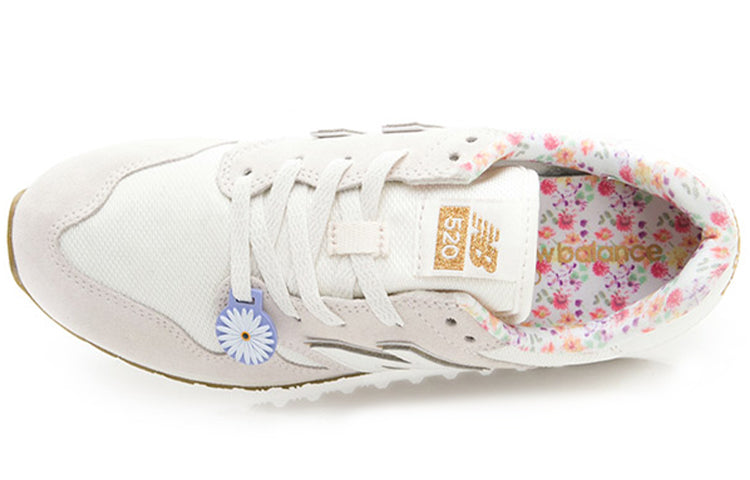 (WMNS) New Balance 520 Beige/White WL520CC