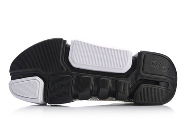 Li-Ning Wade Essence 2 x Star Wars 'White' AGWN039-1