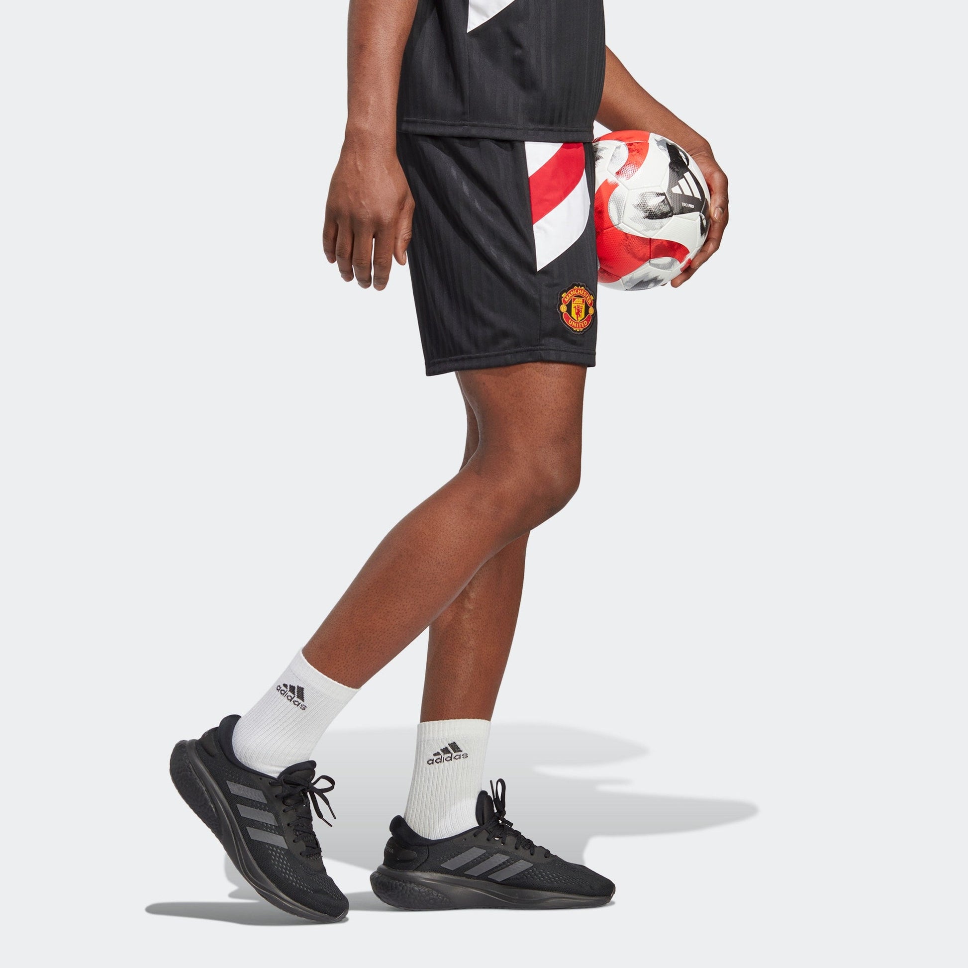 adidas Manchester United Icon Shorts 'Black' HT2001
