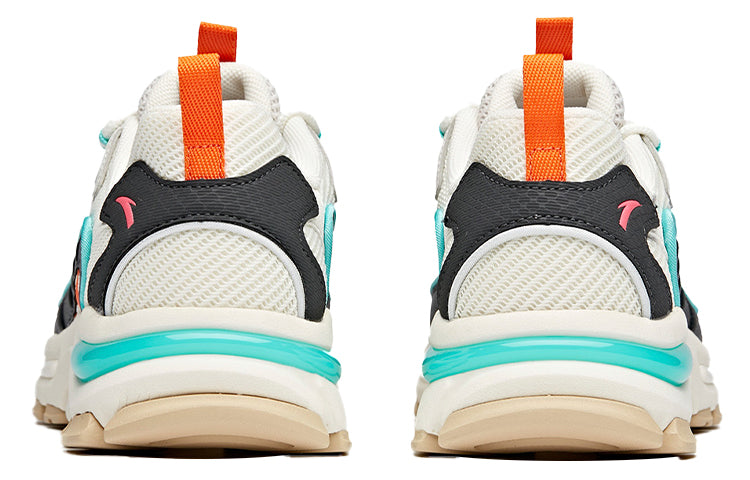 (WMNS) ANTA Millennium Glacier 'White Grey Black' 122028899-4