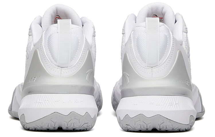 ANTA Quick Battle 5 Low 'White Silver Grey' 112141605-10