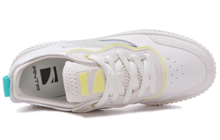 (WMNS) ANTA Life Series Sneakers 'White Green' 122038063-1