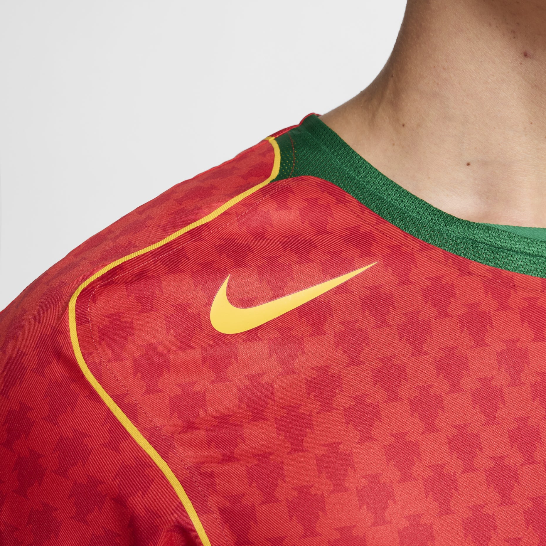 Nike Portugal 2004 Reissue Replica Jersey 'Luis Figo' HV9708-614