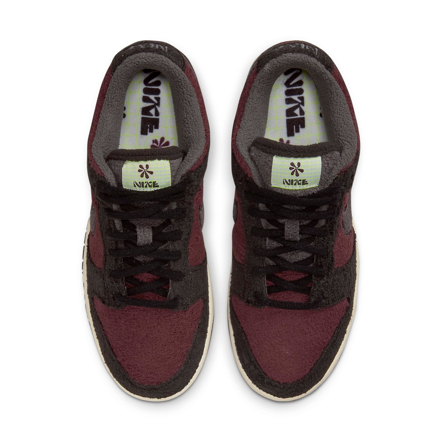 (WMNS) Nike Dunk Low SE 'Fleece - Burgundy Crush' DQ7579-600