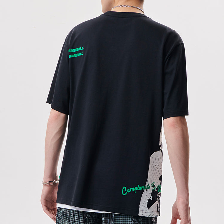 Men's FILA FUSION Baseball Sports Printing Knit Loose Short Sleeve Dark Black T-Shirt T11M132109F-BK