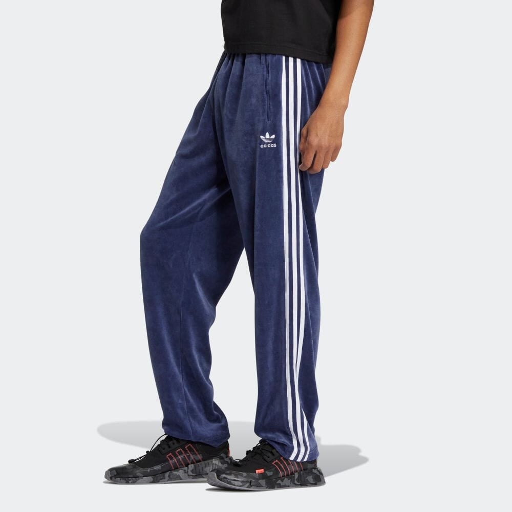 adidas originals Logo HR3444