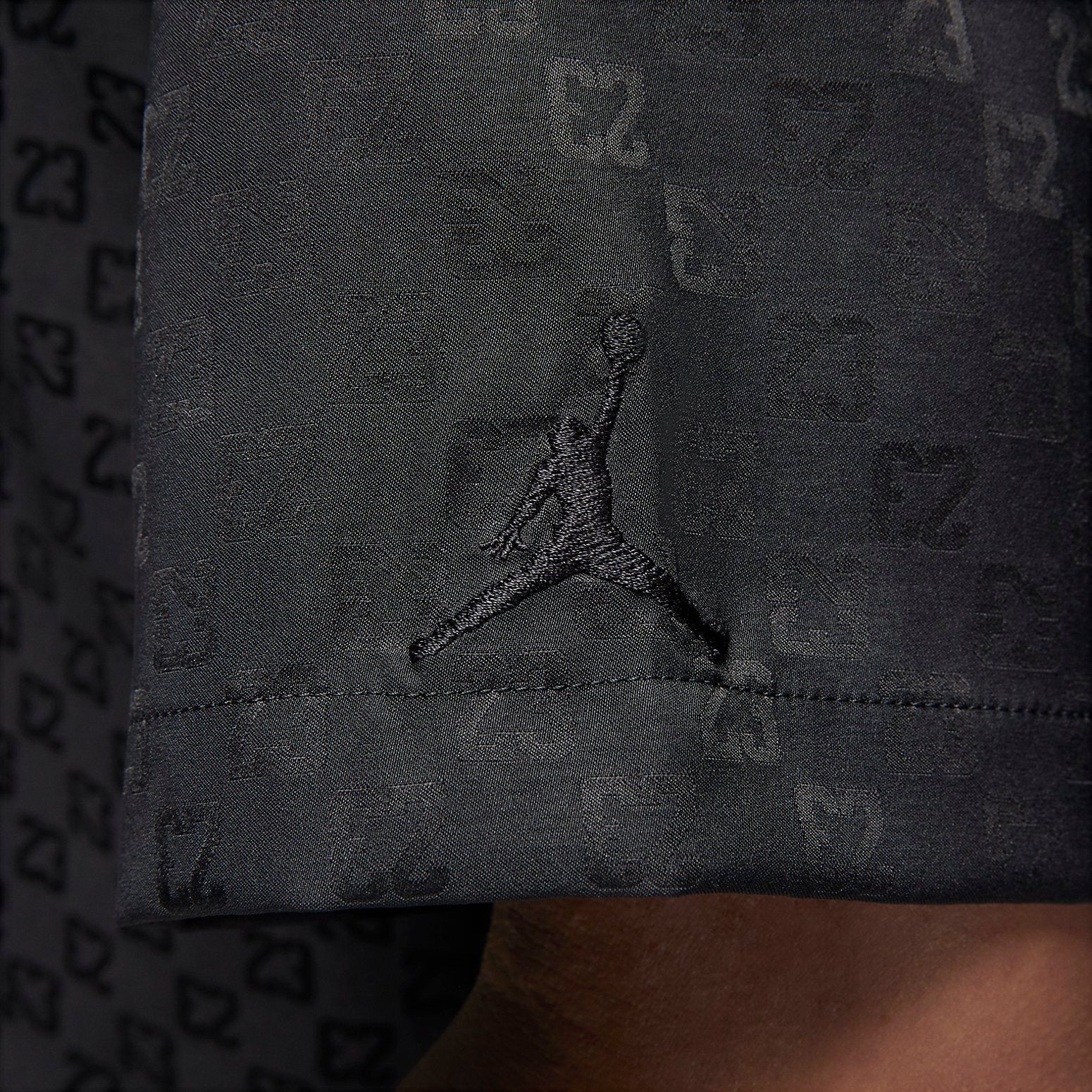 Air Jordan Essential Top 'Black' DX9682-010