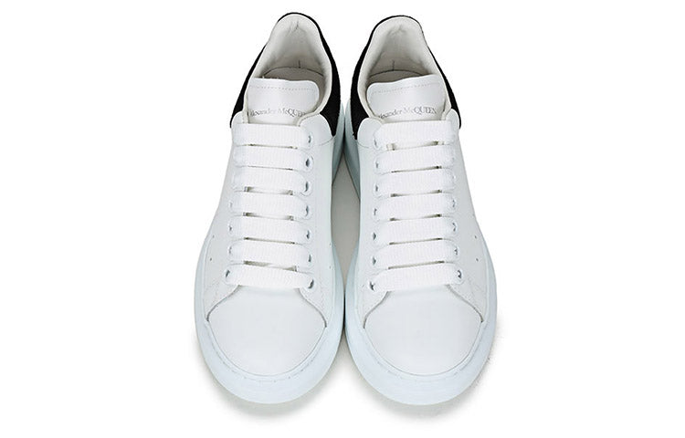 (WMNS) Alexander McQueen Oversized Sneaker 'White Black Suede' 650788WHZ4K9061