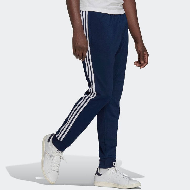 adidas Logo HK7353