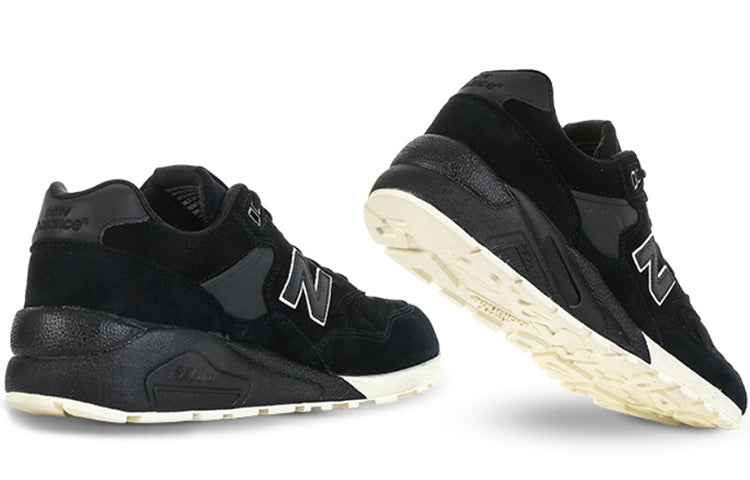 New Balance Black MRT580BV
