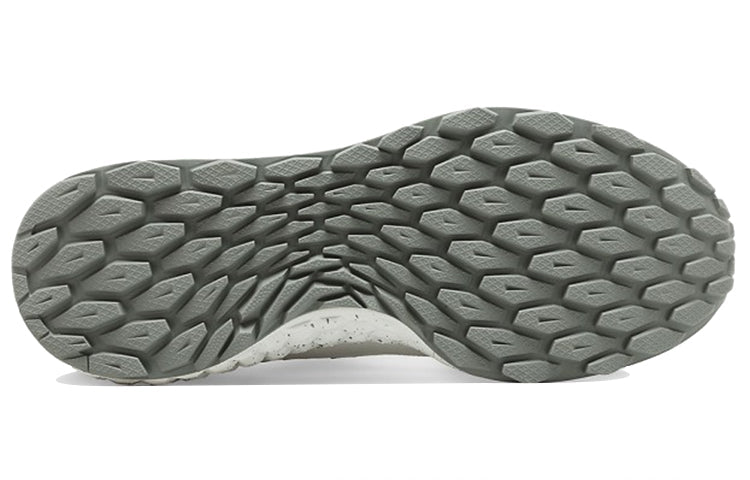 New Balance Fresh Foam Trailbuster 'White Grey' MFLTBDWT