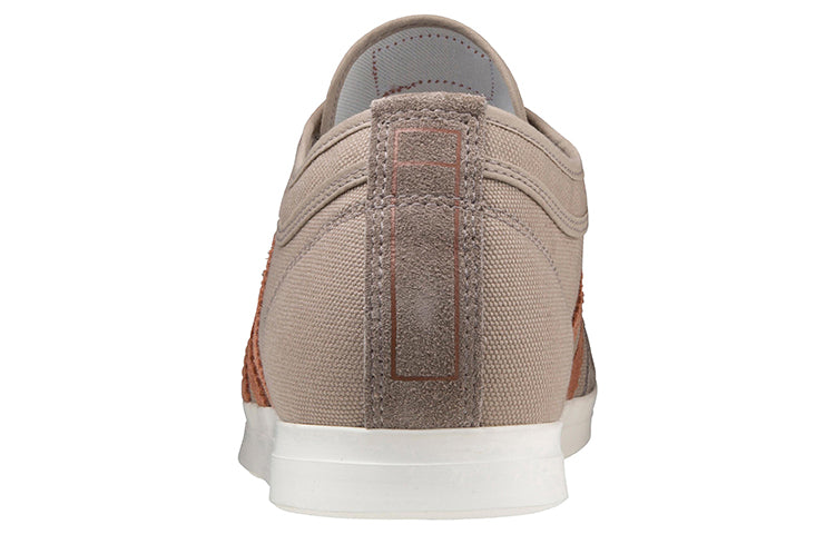 Mizuno School Trainer D1GA196111