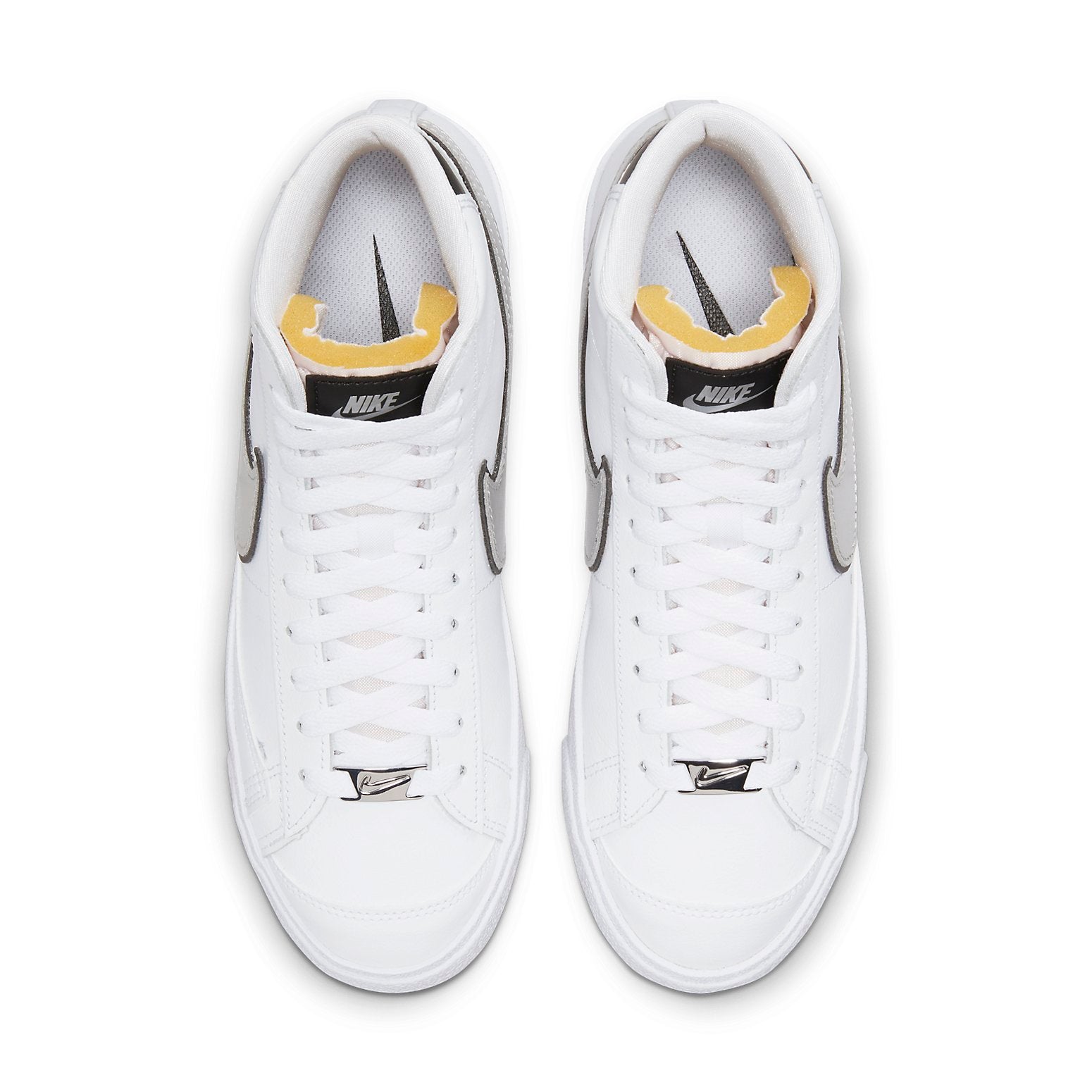 (WMNS) Nike Blazer Mid '77 Essential 'White Metallic Silver' DH0070-100