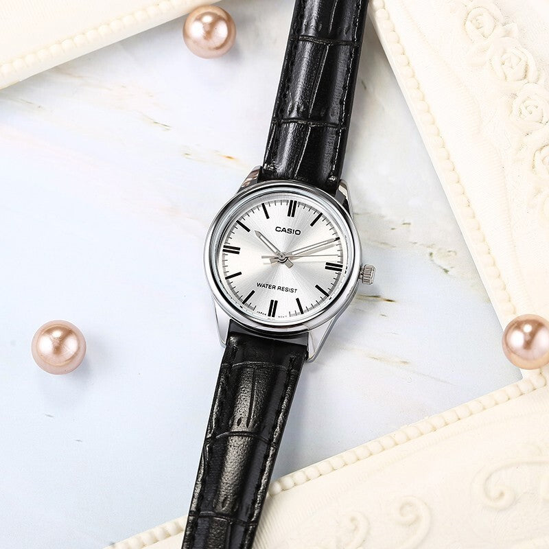 CASIO Female DRESS Japan / South Korea Fashion Quartz Black Analog LTP-V005L-7A