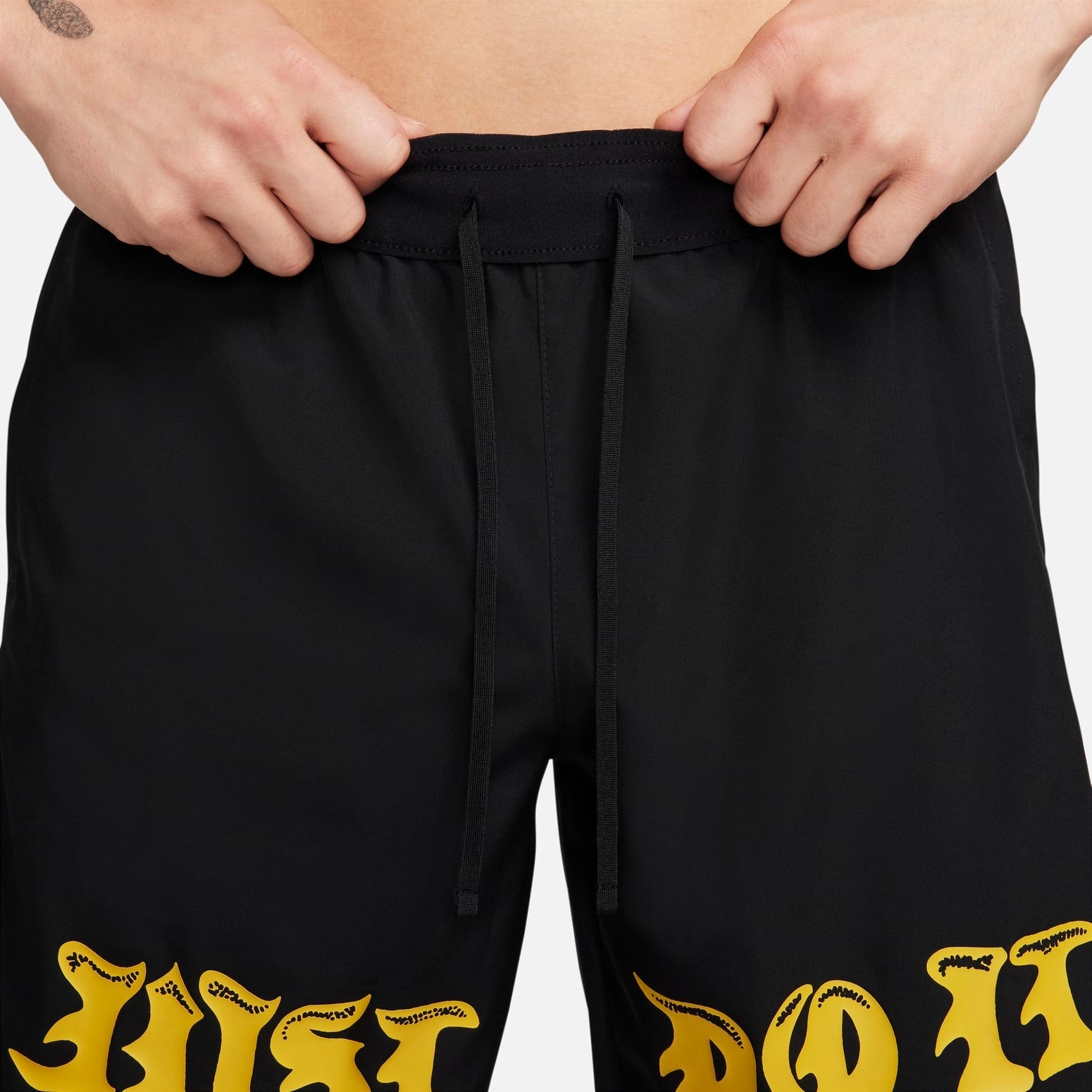 Nike Challenger Dri-FIT 7" Brief-Lined Shorts 'Black' FB7060-010