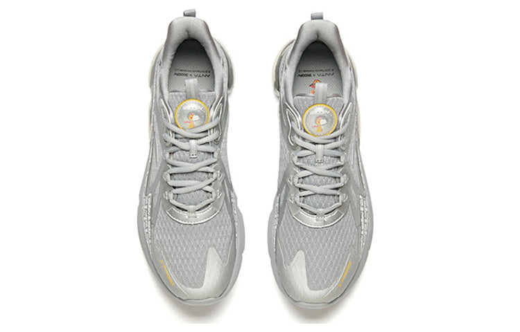 ANTA x Snoopy Moon Landing 50th Anniversary 'Grey Silver' 91935511-8